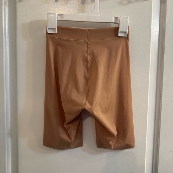 SOMA Lightweight Smoothing Short Large Nude - Picture 2 of 6